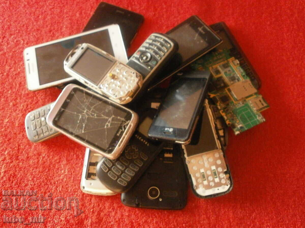 Auction ELECTRONIC SCRAP - OLD PHONES Auction ELECTRONIC SCRAP - OLD PHONES