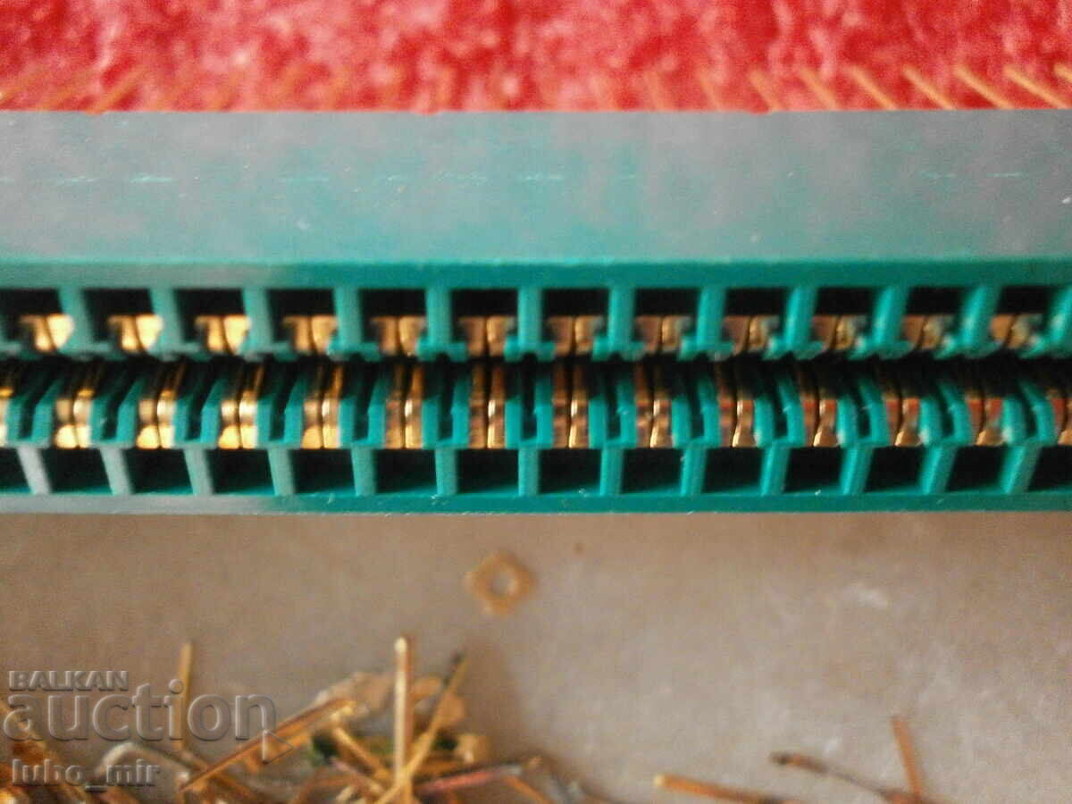 ELECTRONIC SCRAP - GOLD - 6 ELECTRONIC SCRAP - GOLD - 6