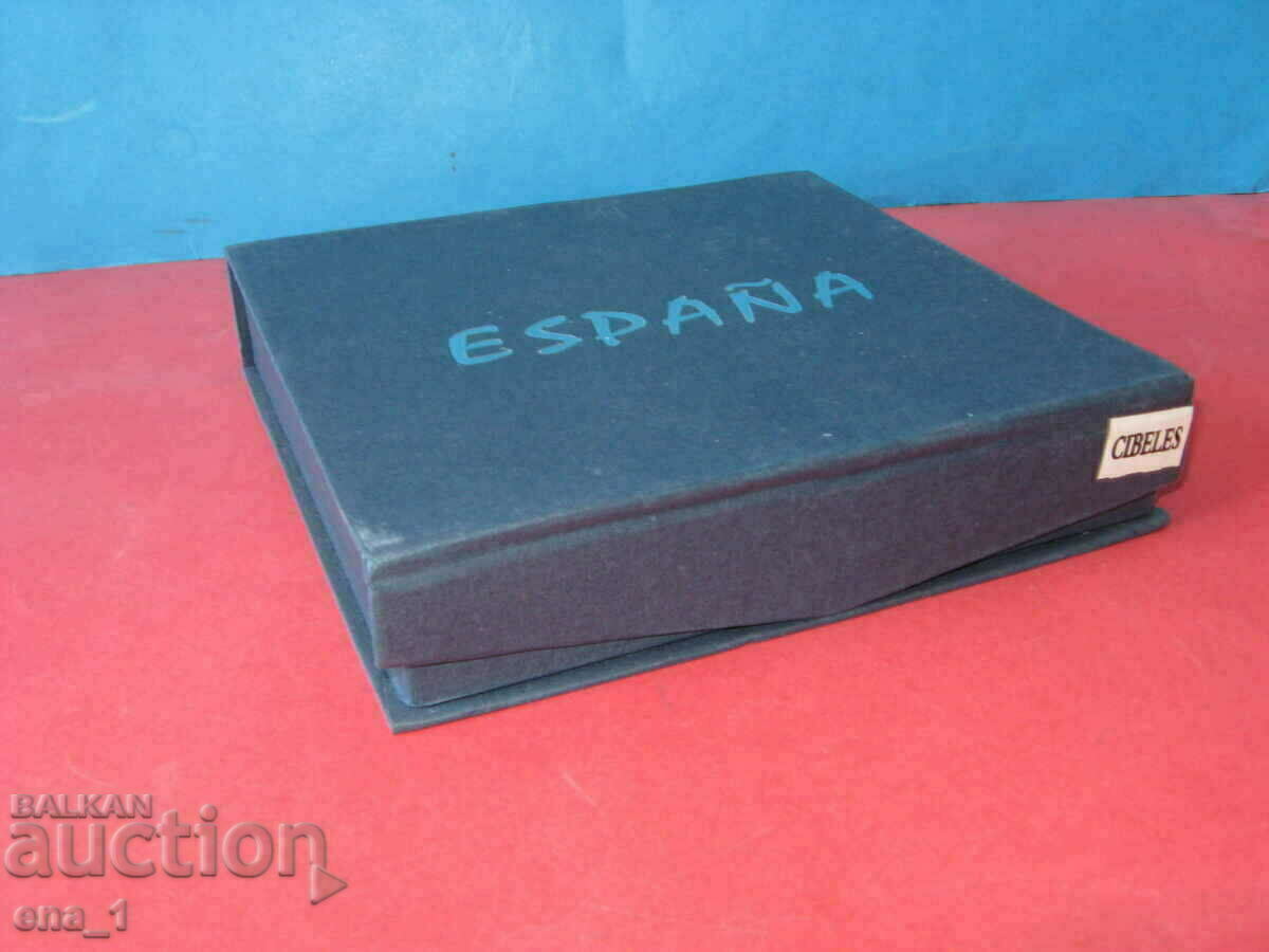 Livrarea Magnifica farfurie suvenir spaniola cu aurit si cutie