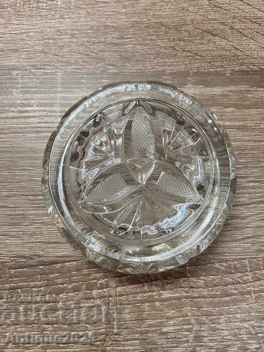 Аукцион Винтидж стъклен пепелник от пресовано стъкло