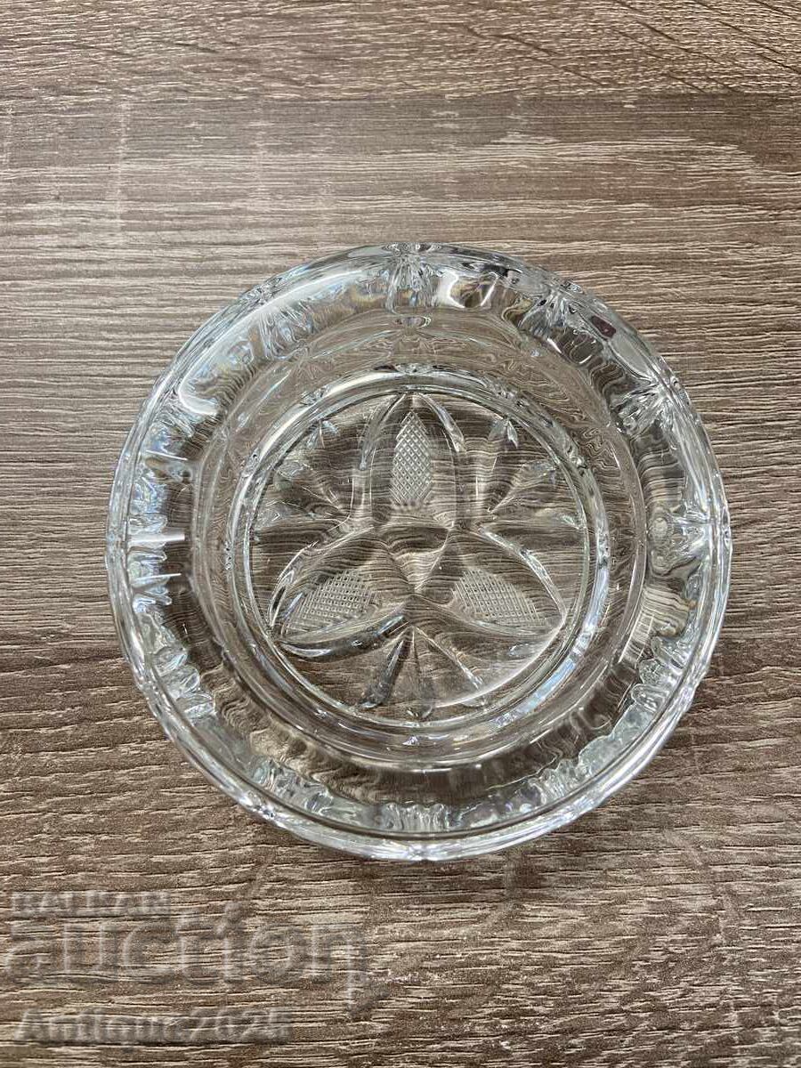 Cenușar vintage din sticlă presată Cenușar vintage din sticlă presată