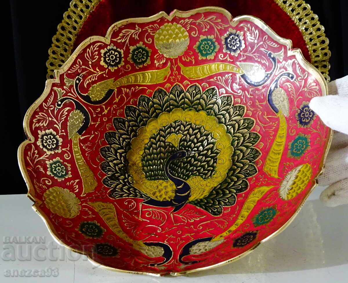 Auction Raised bronze fruit bowl, peacock, cloisonné enamel Auction Raised bronze fruit bowl, peacock, cloisonné enamel