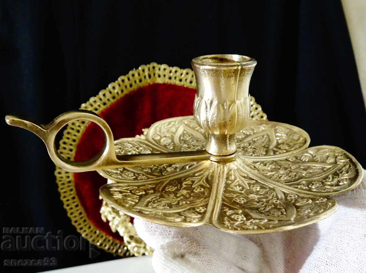 Victorian bronze candlestick, clover, ornaments - 5 Victorian bronze candlestick, clover, ornaments - 5