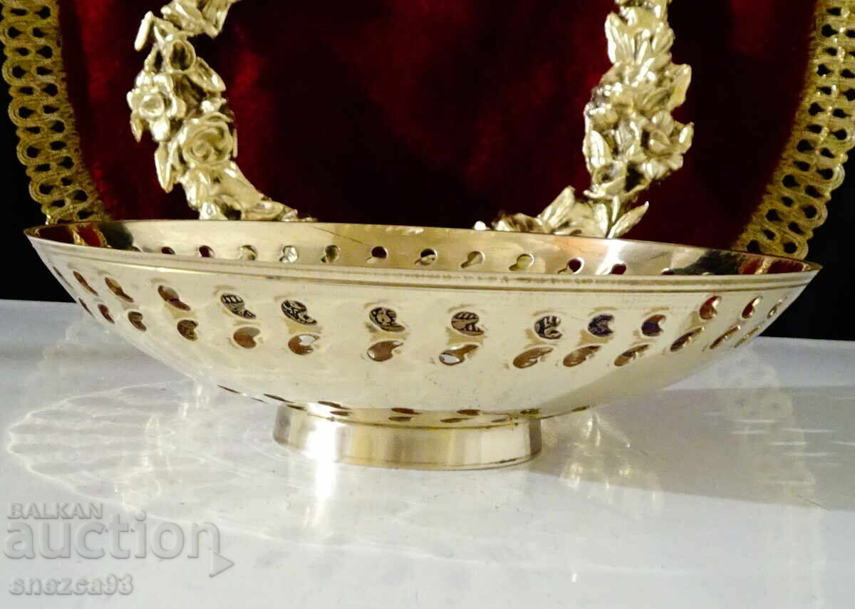 Ανασηκωμένη μπρούτζινη φρουτιέρα με Παγώνι, έγχρωμο σμαλτοκυψελωτό με τιμή 35.00 BGN | € 17.90 Ανασηκωμένη μπρούτζινη φρουτιέρα με Παγώνι, έγχρωμο σμαλτοκυψελωτό με τιμή 35.00 BGN | € 17.90