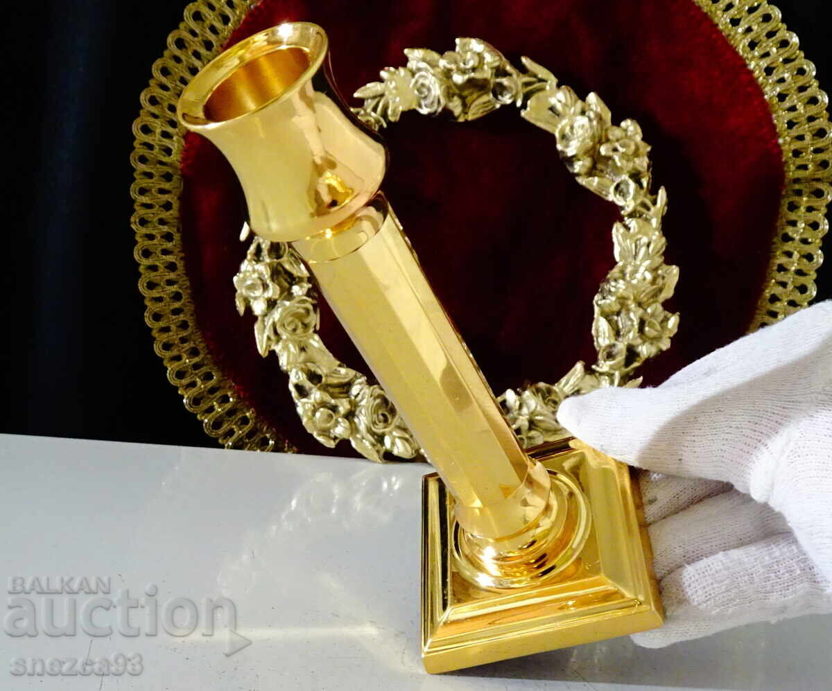 Επιχρυσωμένο μπρούτζινο κηροπήγιο 410 γρ., Art Deco με τιμή 46.00 BGN | € 23.52