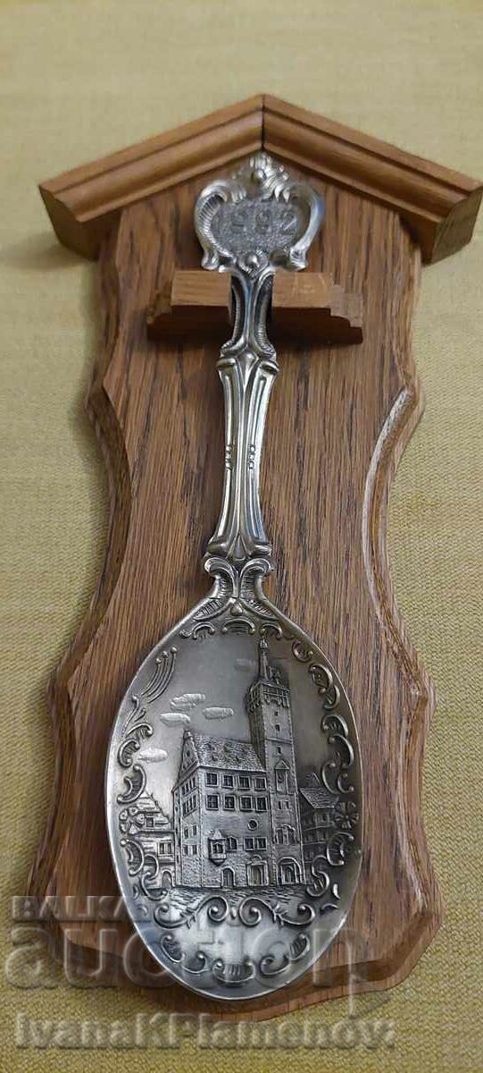 Souvenir for connoisseurs with price 20.00 BGN | € 10.23