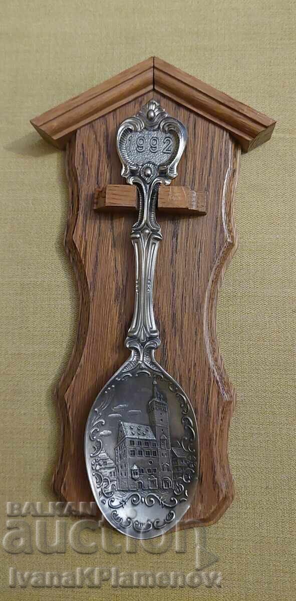 Souvenir for connoisseurs