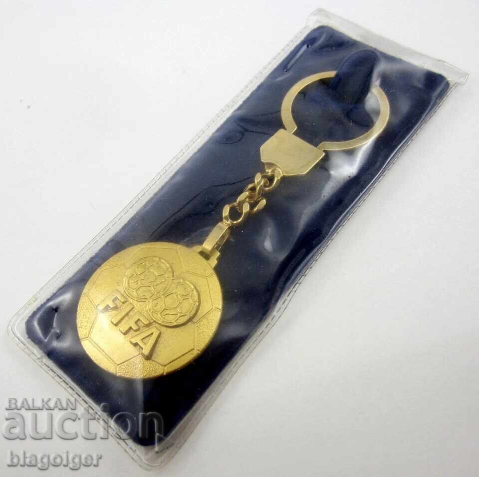 FIFA - Produs oficial FIFA - Bertoni - Original - Breloc cu preț 24.99 BGN | € 12.78