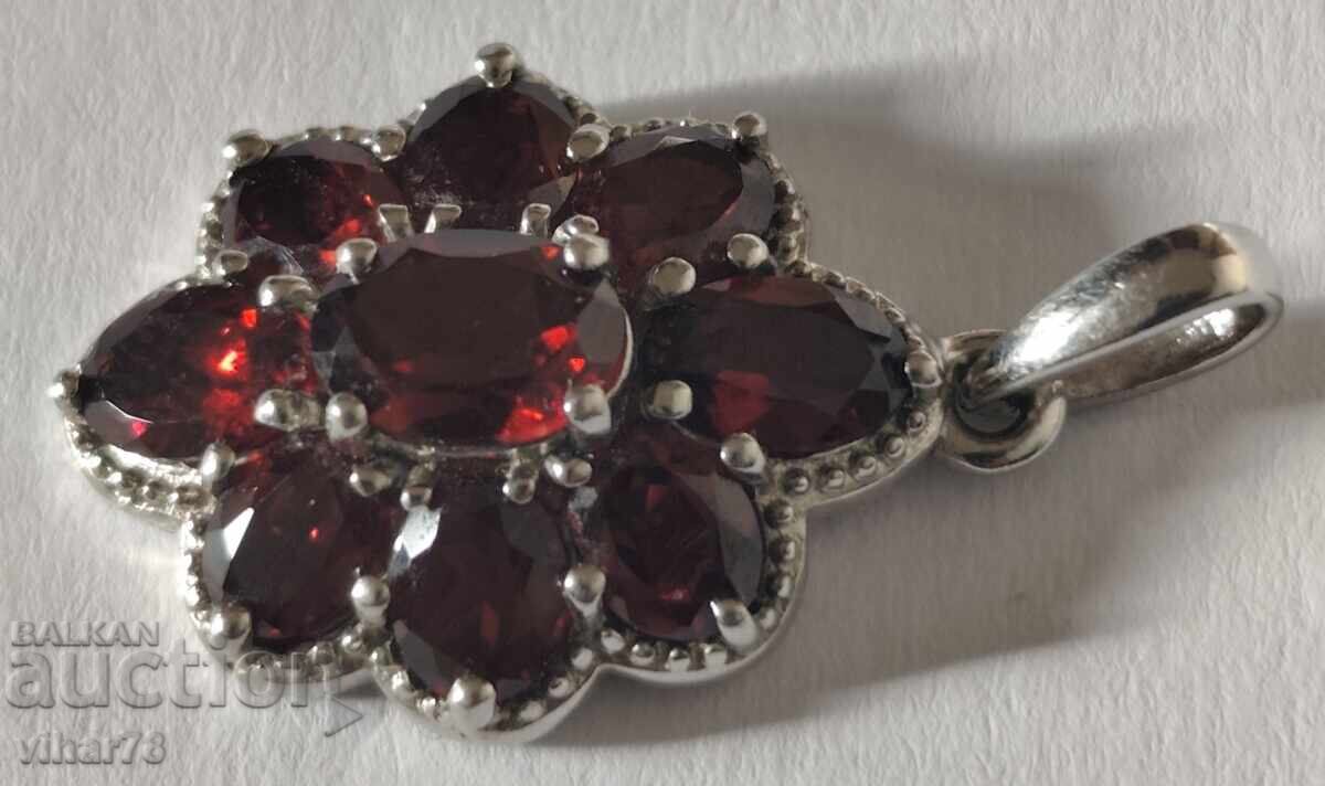 Silver pendant with garnet Silver pendant with garnet