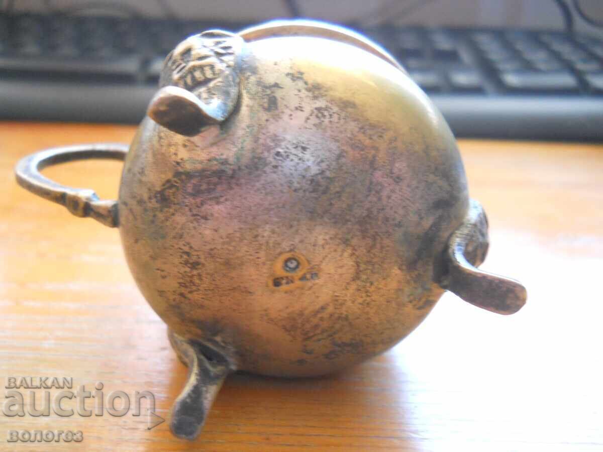 Vas vechi argintat din alamă pentru condimente cu linguriță - 5 Vas vechi argintat din alamă pentru condimente cu linguriță - 5