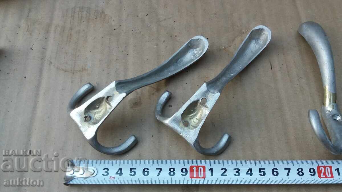 Delivery of LOT OF 5 SOLID BRONZE HANGERS