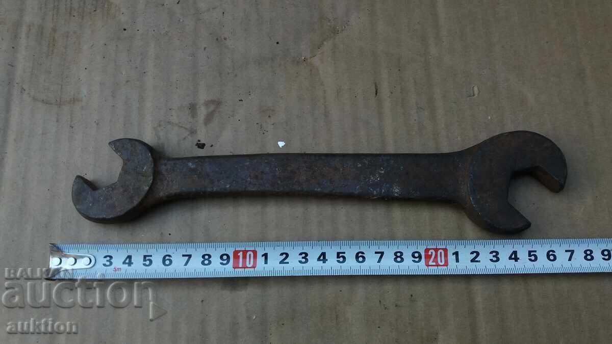 OLD SOCIAL WRENCH with price 2.99 BGN | € 1.53