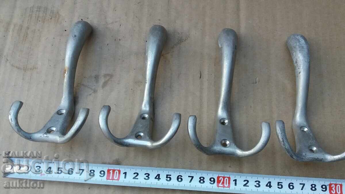 Delivery of LOT OF 5 SOLID BRONZE HANGERS