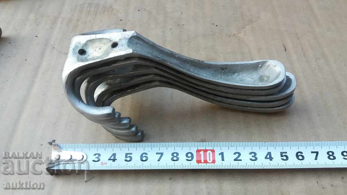 LOT OF 5 SOLID BRONZE HANGERS - 7