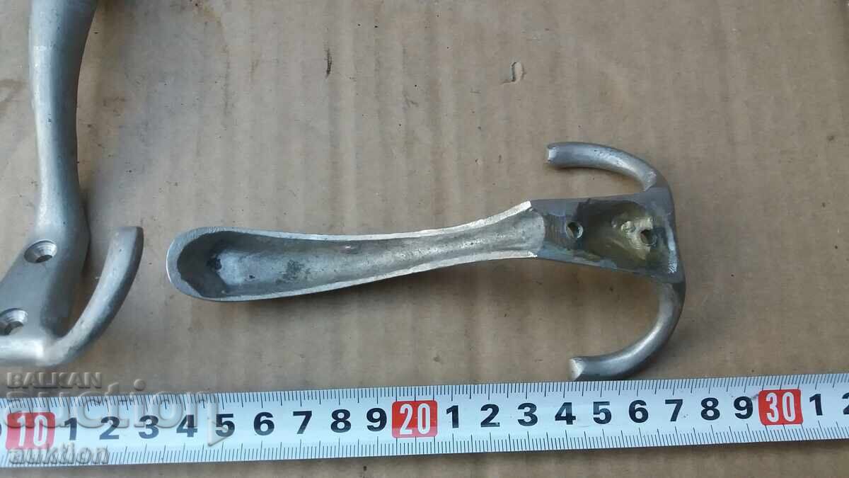 LOT DE 3 BUCĂȚI CU UMERASE MASIVE DIN BRONZ - 5