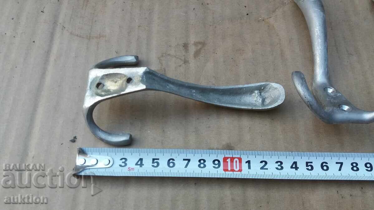 LOT OF 4 SOLID BRONZE HANGERS - 6