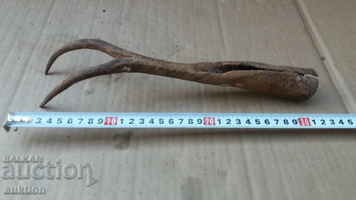 Licitație OBIECT VECHI DE RENAȘTERE - VILA DE RENAȘTERE Licitație OBIECT VECHI DE RENAȘTERE - VILA DE RENAȘTERE