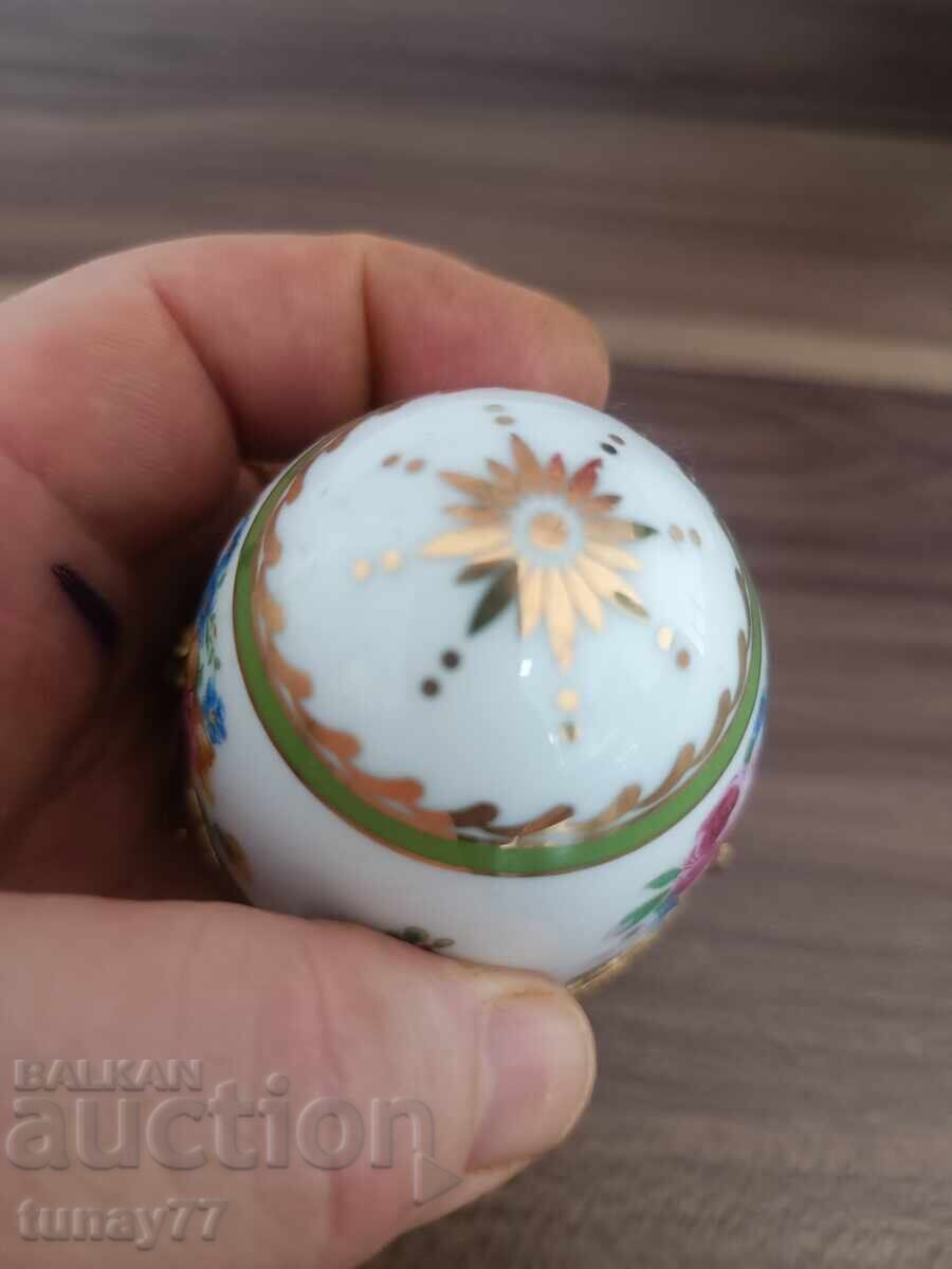 ВИНТИЖ ПОРЦЕЛАНОВО ЯЙЦЕ без забележки с цена 9.50 лв. | € 4.86 ВИНТИЖ ПОРЦЕЛАНОВО ЯЙЦЕ без забележки с цена 9.50 лв. | € 4.86