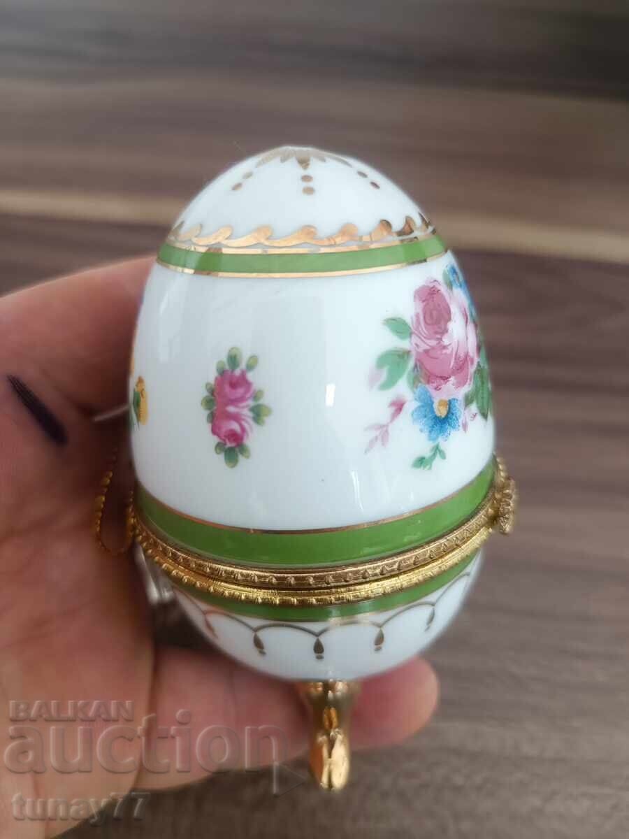 ВИНТИЖ ПОРЦЕЛАНОВО ЯЙЦЕ без забележки - 7 ВИНТИЖ ПОРЦЕЛАНОВО ЯЙЦЕ без забележки - 7