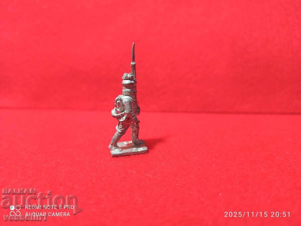 Licitație Soldat de plumb vechi din anii '50, necolorat, detaliat Kinder