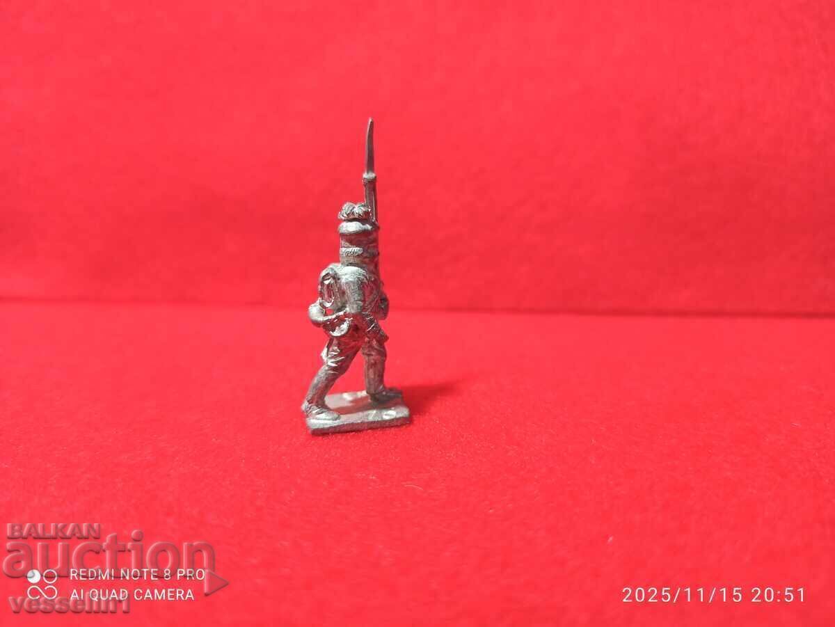 Δημοπρασία Παλιός κασσιτέρινιος στρατιώτης δεκαετίας '50, άβαφος Kinder, λεπτομερής