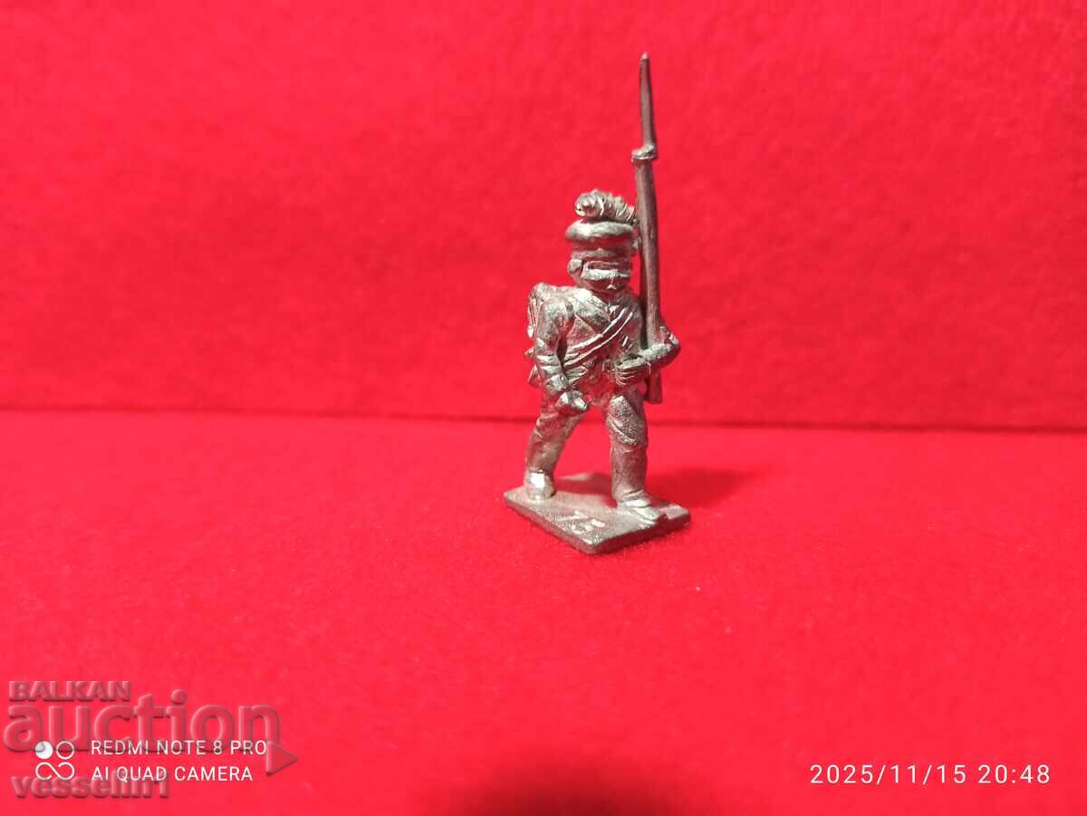 Old lead soldier from the 50s unpainted Kinder detailed Old lead soldier from the 50s unpainted Kinder detailed