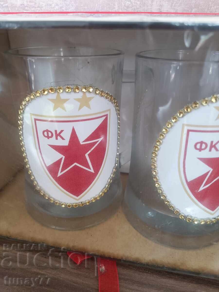 Лот  Чаши за Бира Халби „Цървена звезда“ Белград В дървена к с цена 32.00 лв. | € 16.36