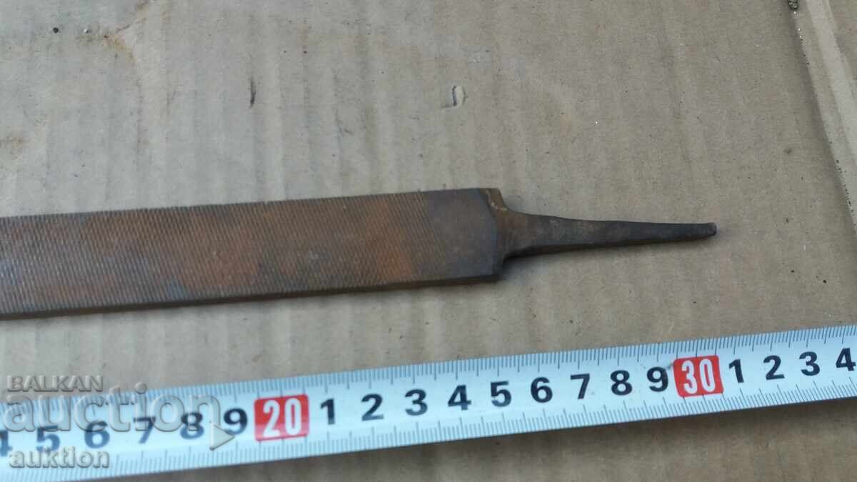 Auction  OLD SAW TOOL
