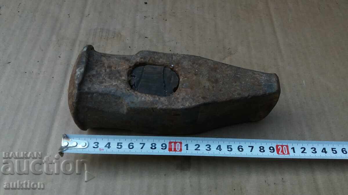 CIOCAN MASIV - 5 KG. - DE LUPTĂ cu preț 14.99 BGN | € 7.66 CIOCAN MASIV - 5 KG. - DE LUPTĂ cu preț 14.99 BGN | € 7.66