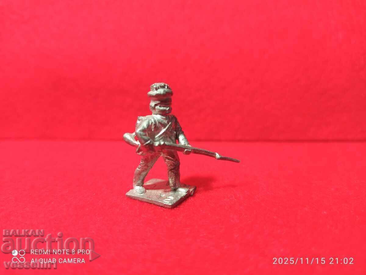 Soldat de plumb vechi din anii '50, necolorat, detaliat Kinder Soldat de plumb vechi din anii '50, necolorat, detaliat Kinder