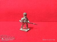 Παλιός κασσιτέρινιος στρατιώτης δεκαετίας '50, άβαφος Kinder, λεπτομερής