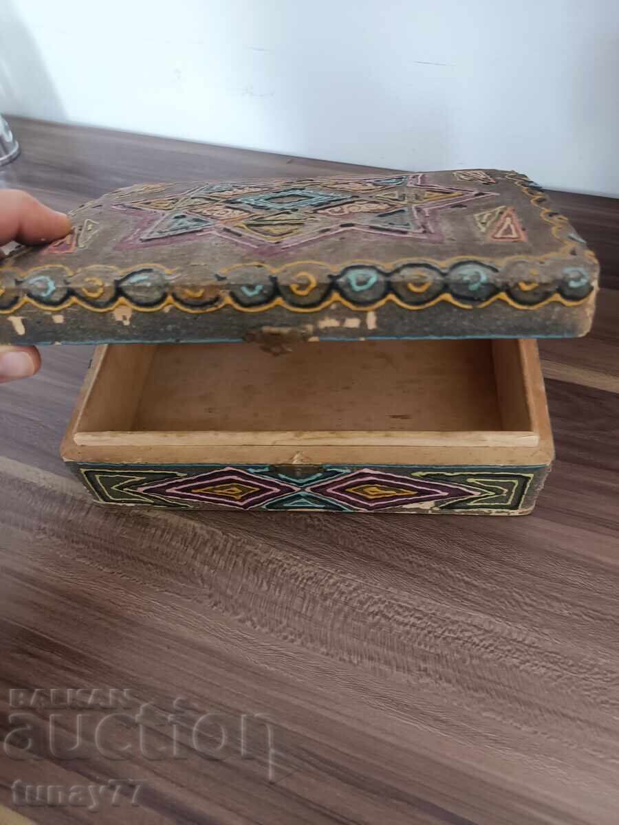 Βίντατζ ξύλινο κουτί με τιμή 5.00 BGN | € 2.56