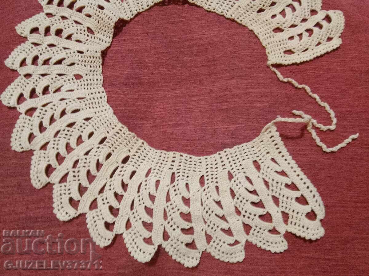 Ретро ръчно плетиво яка за рокля цвят екрю с цена 35.00 лв. | € 17.90