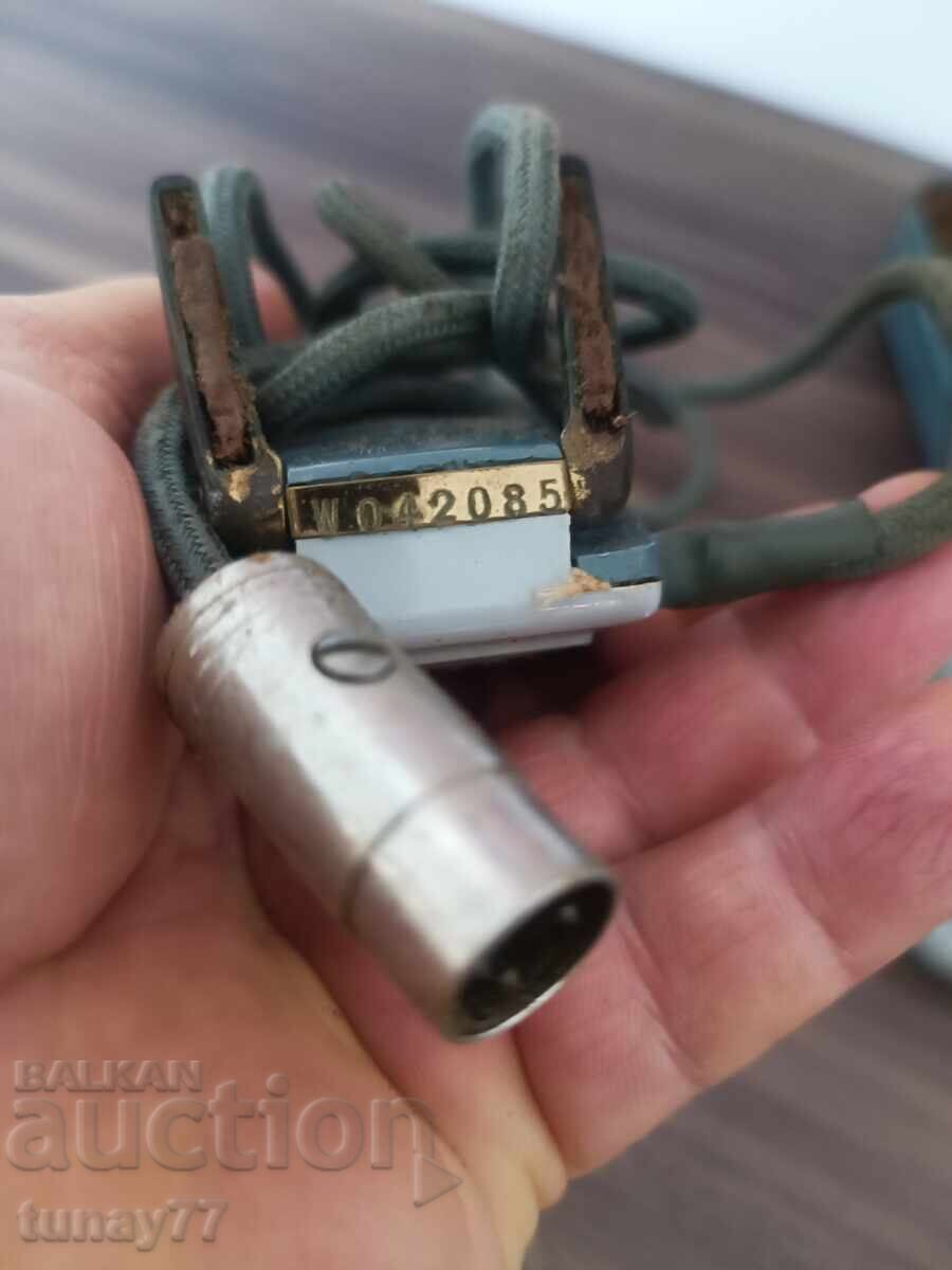 Delivery of Grundig Dynamic Microphone GDM 12 Beige West Germany in Original Box