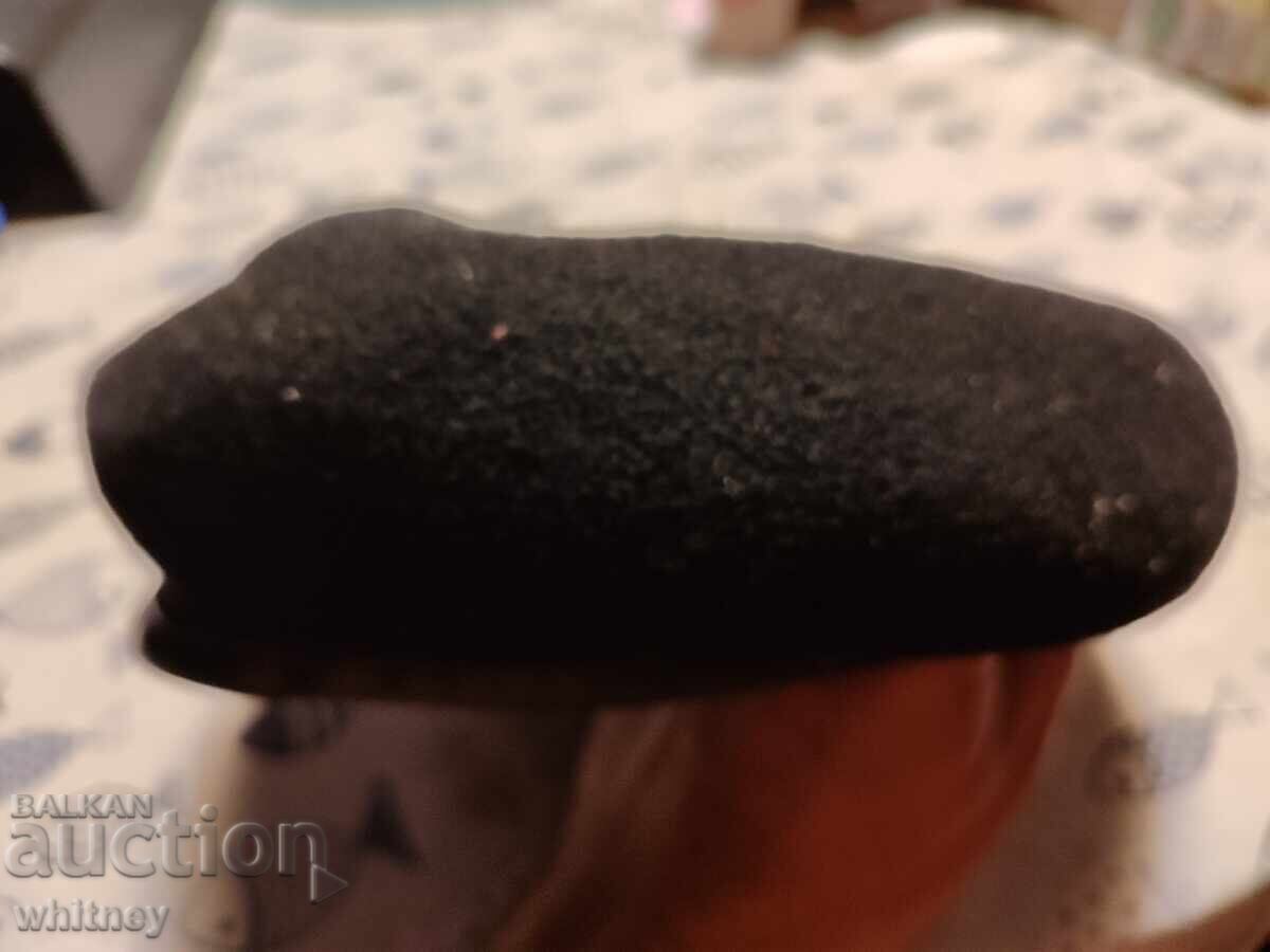 Căciulă din lână cu preț 9.99 BGN | € 5.11