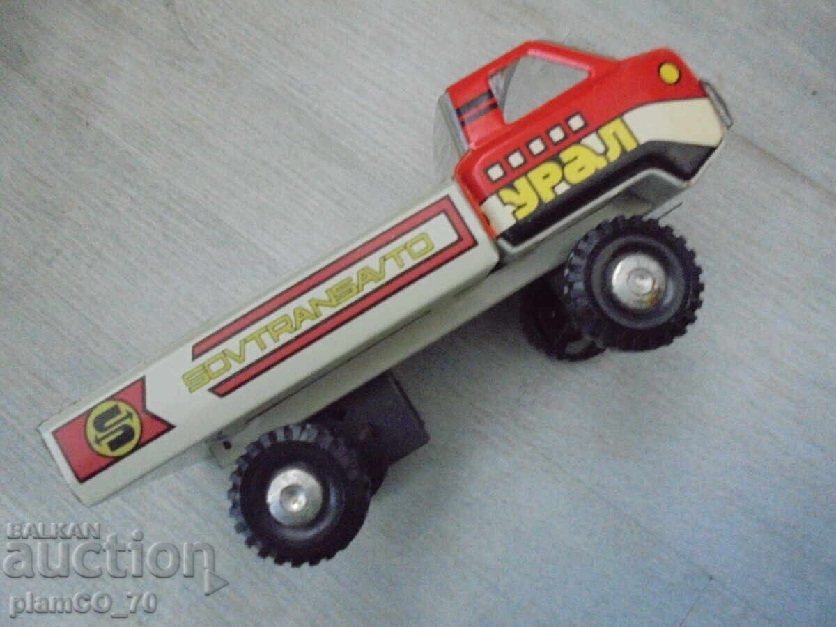Delivery of No. 8367 Old Soviet Tin Toy "Ural"