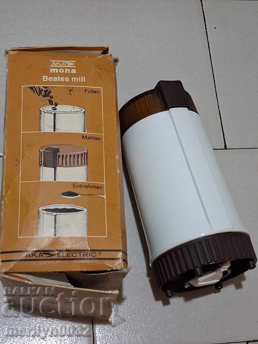 Mașină electrică de măcinat cafea râșniță RDG DDR cu preț 69.00 BGN | € 35.28