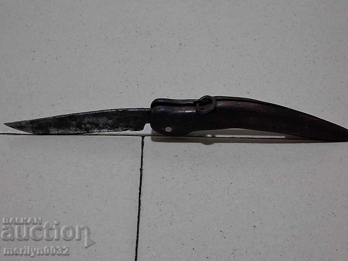 Delivery of Very old knife leg