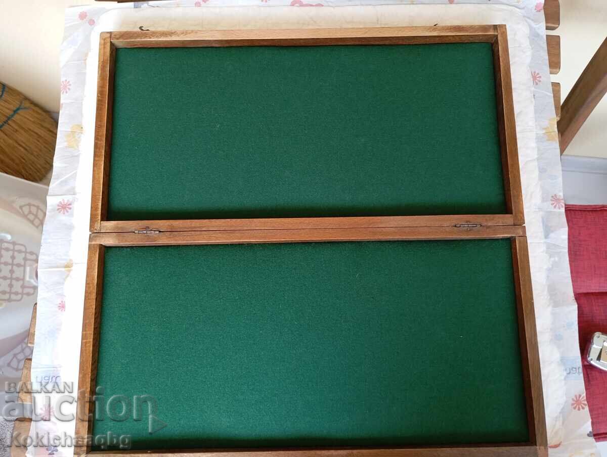 Παλιό ξύλινο κουτί για σκάκι με τιμή 60.00 BGN | € 30.68