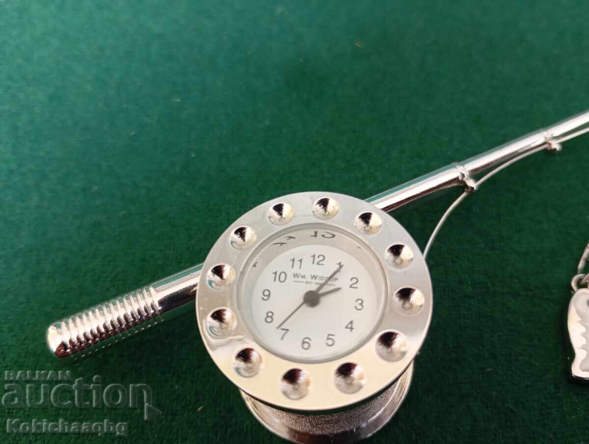 Micul ceas de masă undiță cu preț 50.00 BGN | € 25.56