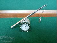 Μικρό επιτραπέζιο ρολόι - καλάμι ψαρέματος