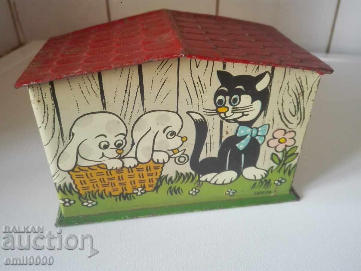 Παράδοση Παλιό παιχνίδι - μεταλλικό κουμπαράκι Παράδοση Παλιό παιχνίδι - μεταλλικό κουμπαράκι