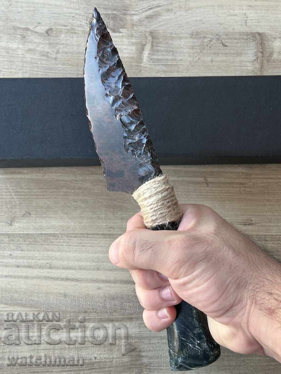 Auction  Obsidian knife with a green onyx handle #2