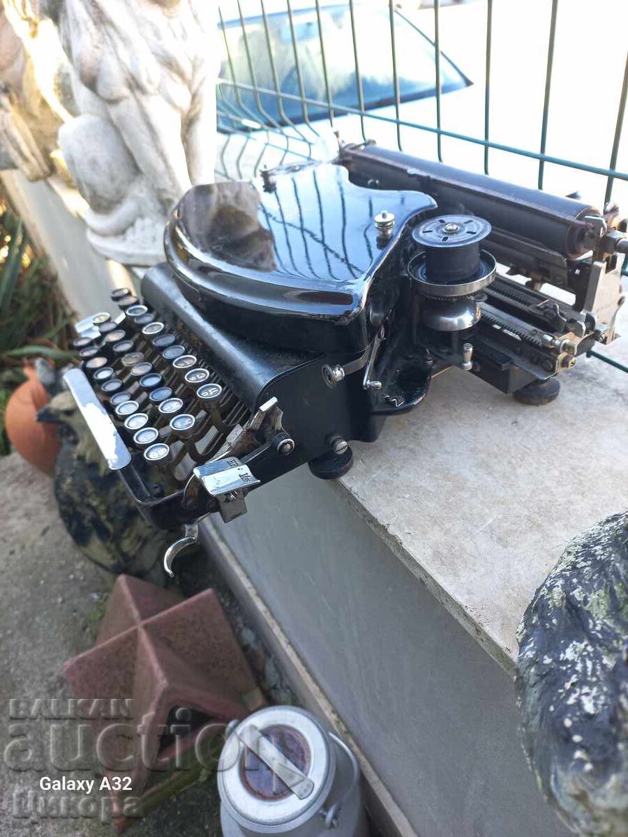 Licitație MAȘINĂ DE SCRIS VECHE REGATUL BULGARIEI GEORGI KABAKCHIEV SOFIA