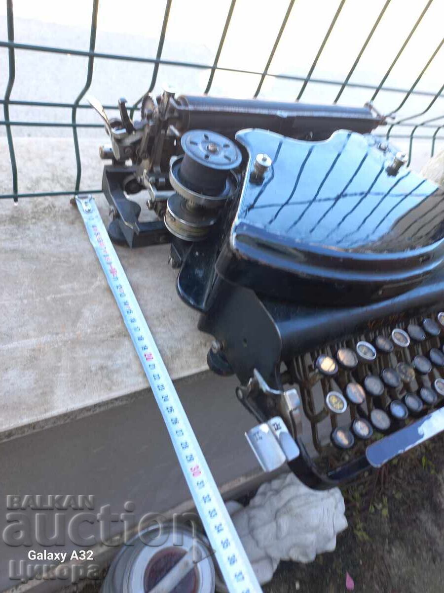 Livrarea MAȘINĂ DE SCRIS VECHE REGATUL BULGARIEI GEORGI KABAKCHIEV SOFIA