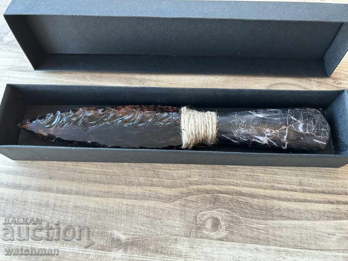 Auction  Obsidian knife with onyx handle #5