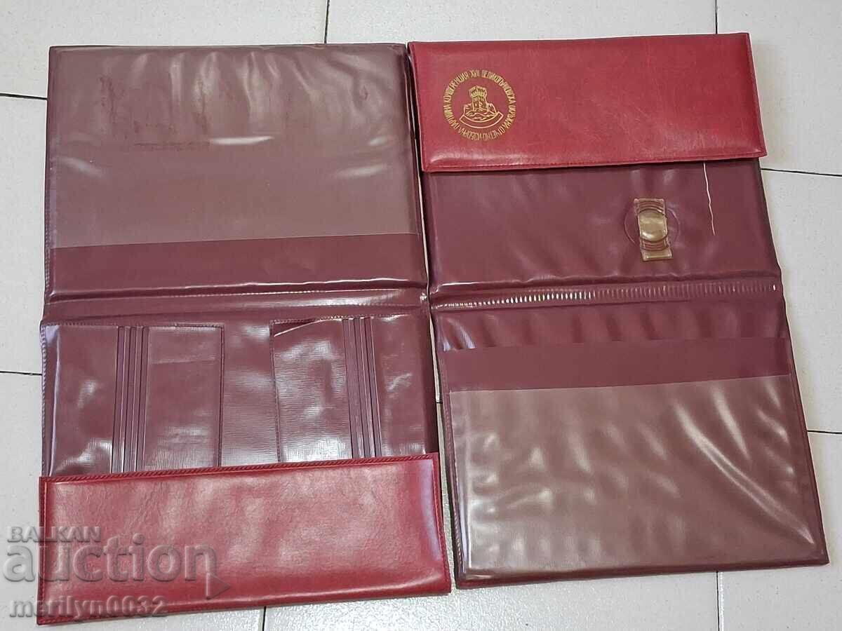 Δημοπρασία Παλιά πλαστικά ντοσιέ 2 τεμάχια Βελίκο Τάρνοβο ΛΔΒ ντοσιέ