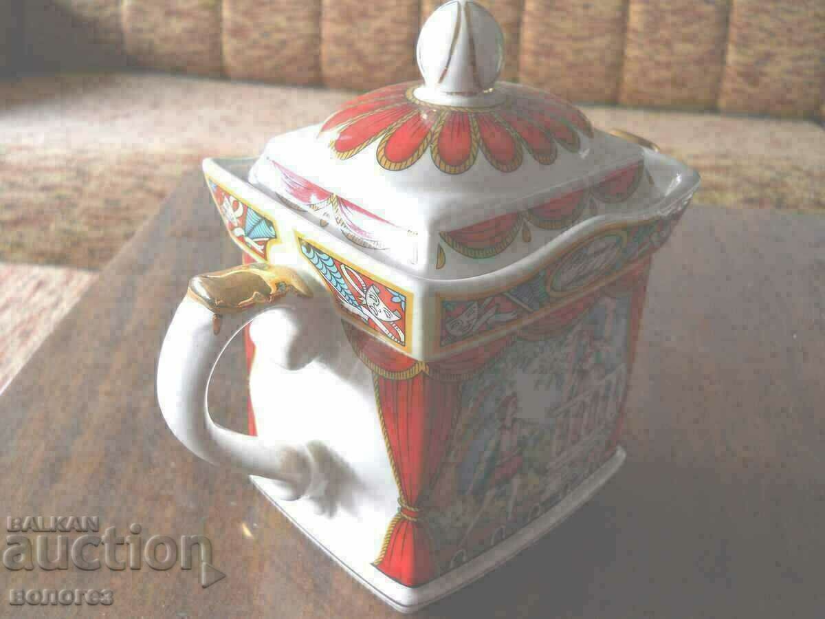 Porcelain teapot "Romeo and Juliet" - England - 5