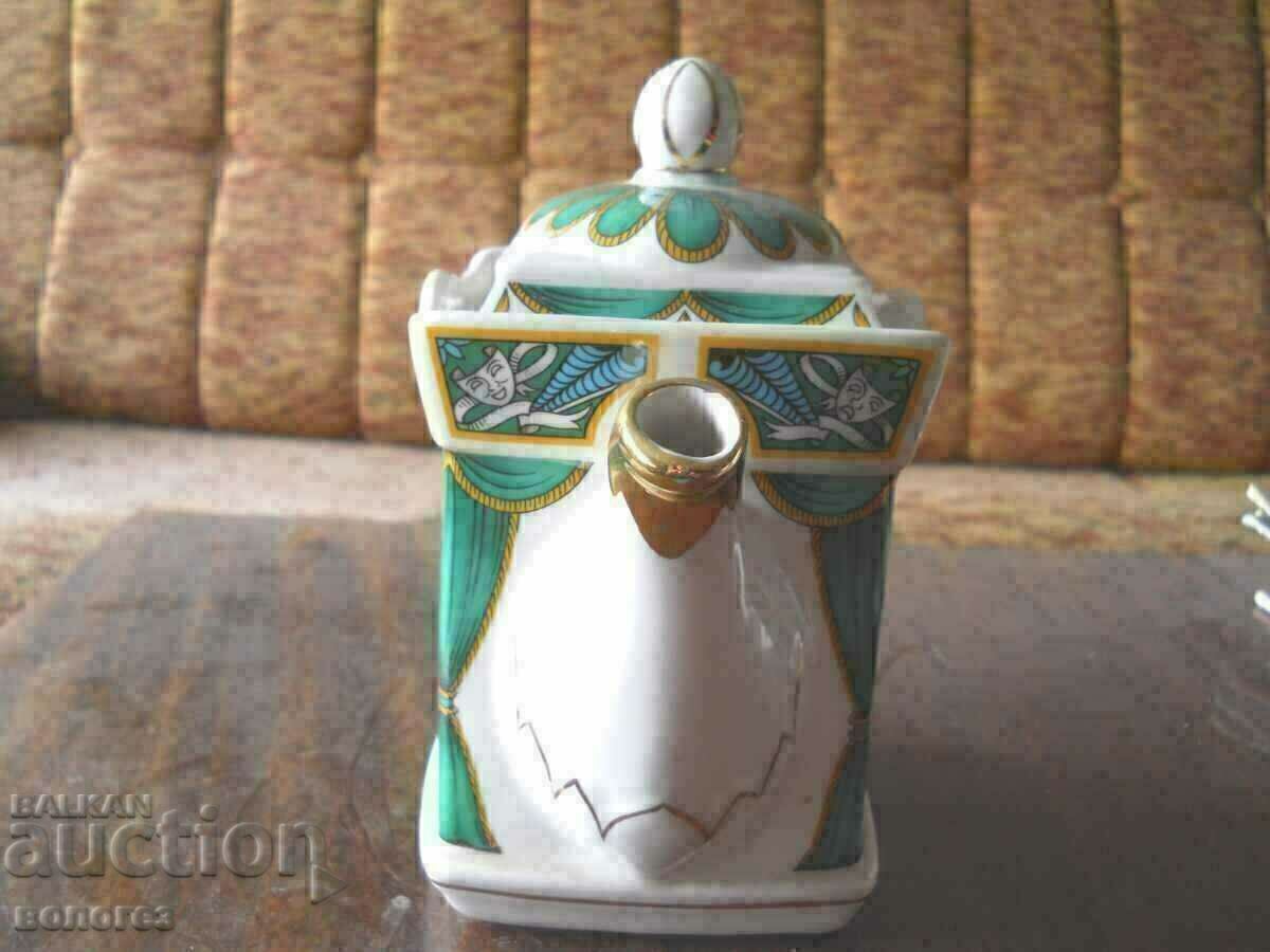 Delivery of Porcelain teapot "Hamlet" - England