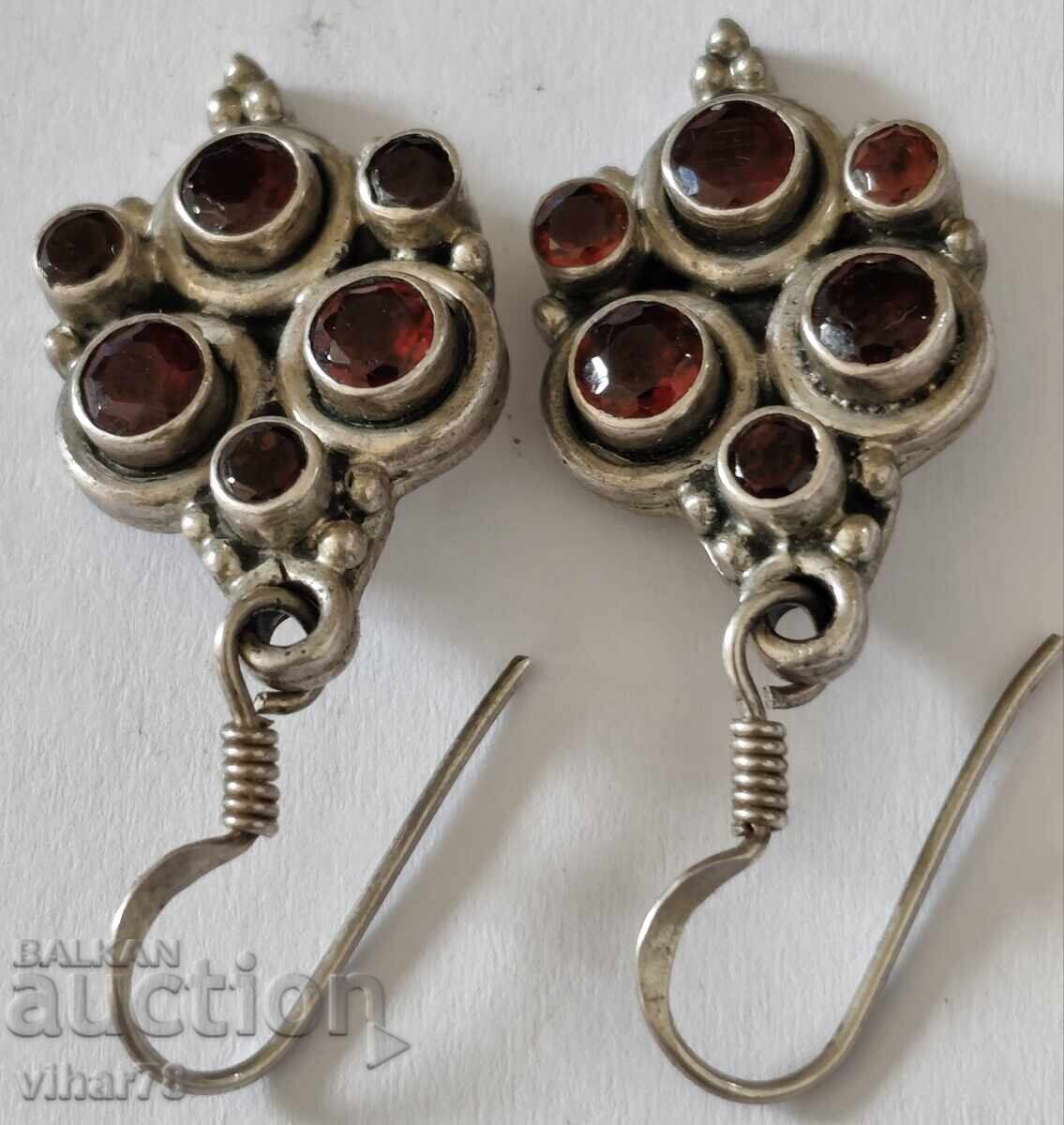 Auction  Silver earrings with garnets